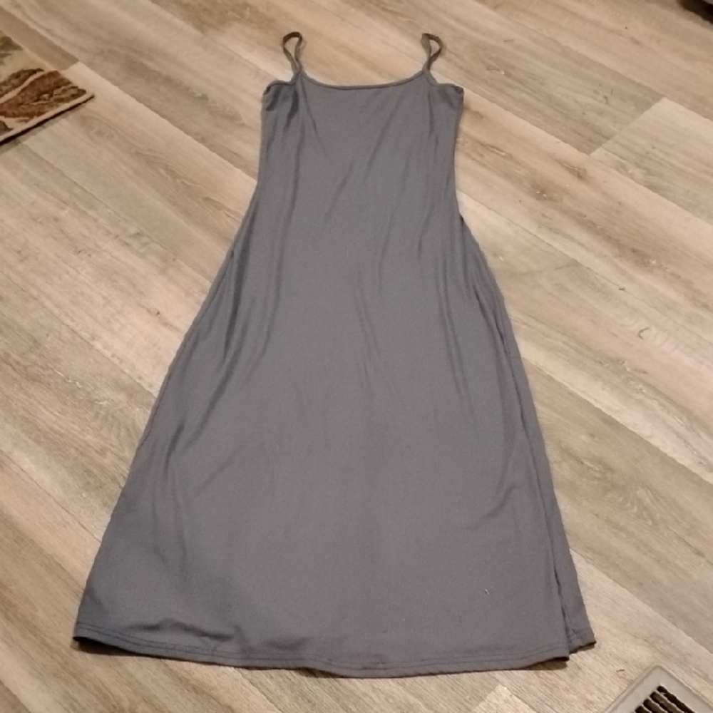 Chic Gray Sleeveless Midi Dress